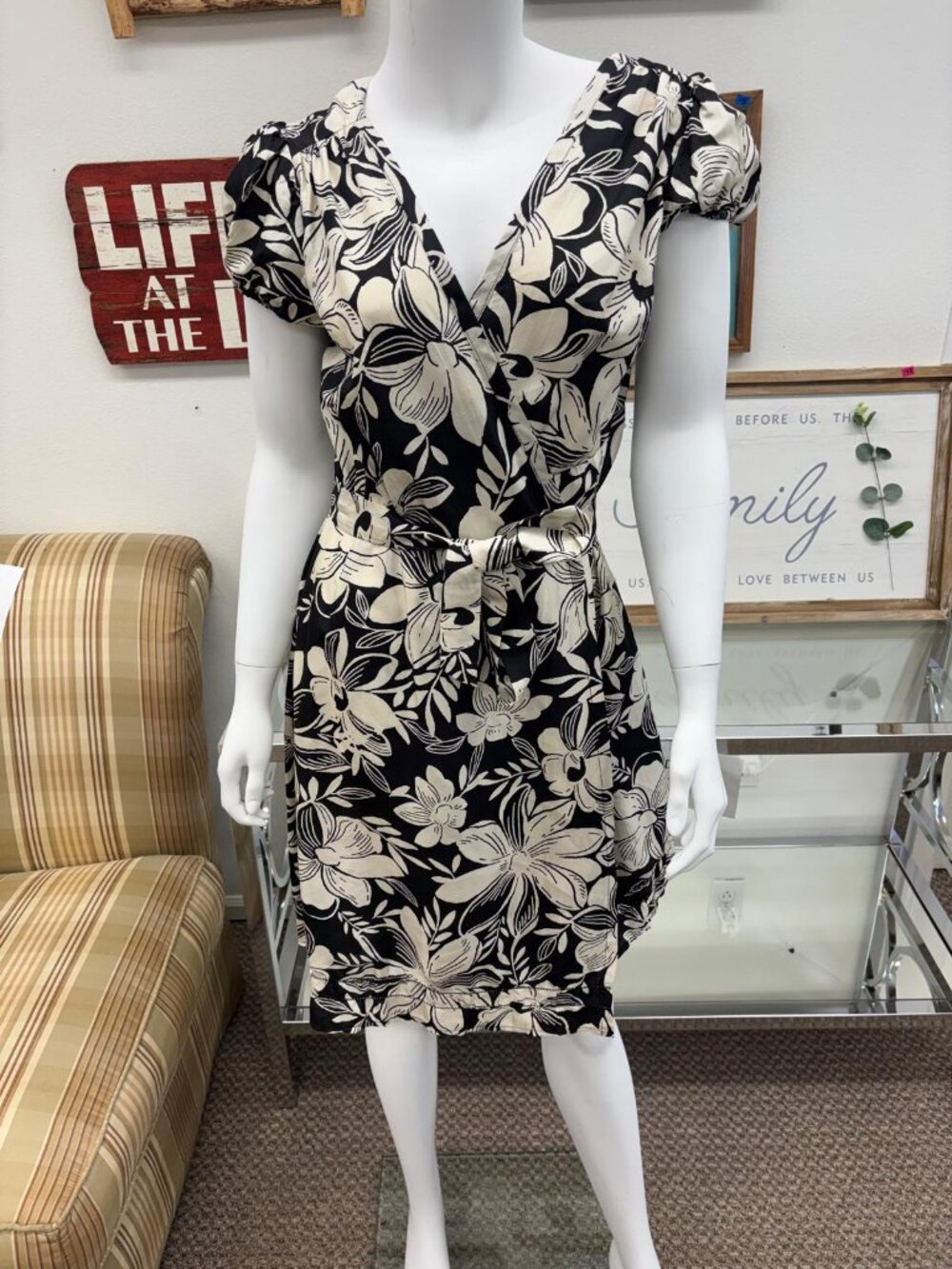 Summer Black & White Floral V‑Necktie Waist Dress